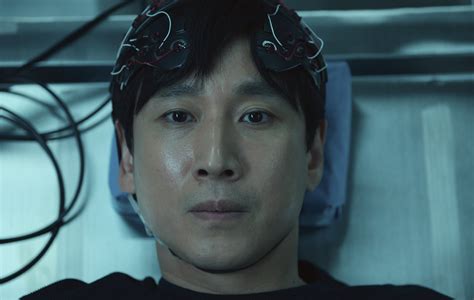 Parasite star Lee Sun.